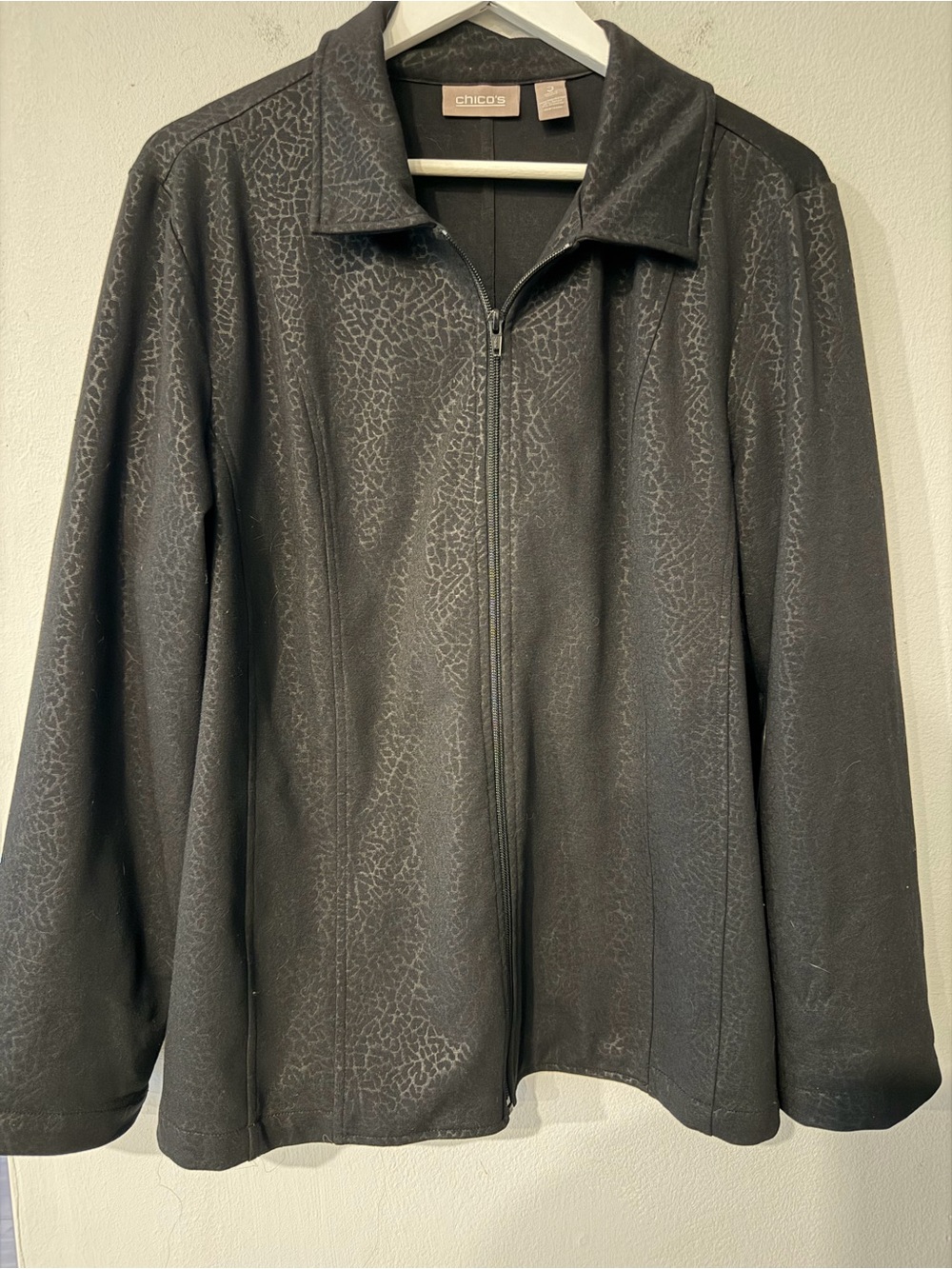 Chico’s Size 3 / XL 16 Black Croc Embossed Light Weight Jacket With Stretch